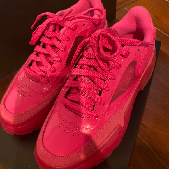 CLUB C CARDI WOMEN REEBOK CLASSICS SNEAKERS - Picture 1 of 4